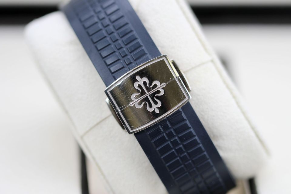 Patek Philippe Aquanaut 5168G-001 Image 3